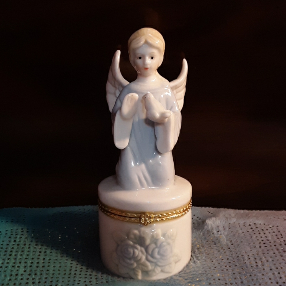 Vintage ceremic angel trinket box